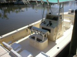 Fins-N-Grins Charter Fishing Boat - 2005 25 ft. Parker SE - bridge view